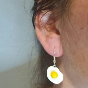 Gebakken ei oorbellen